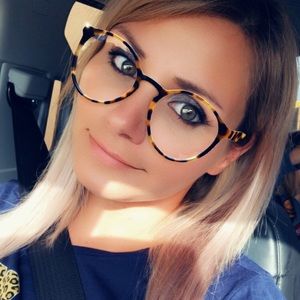 Meet your Posher, Krystal